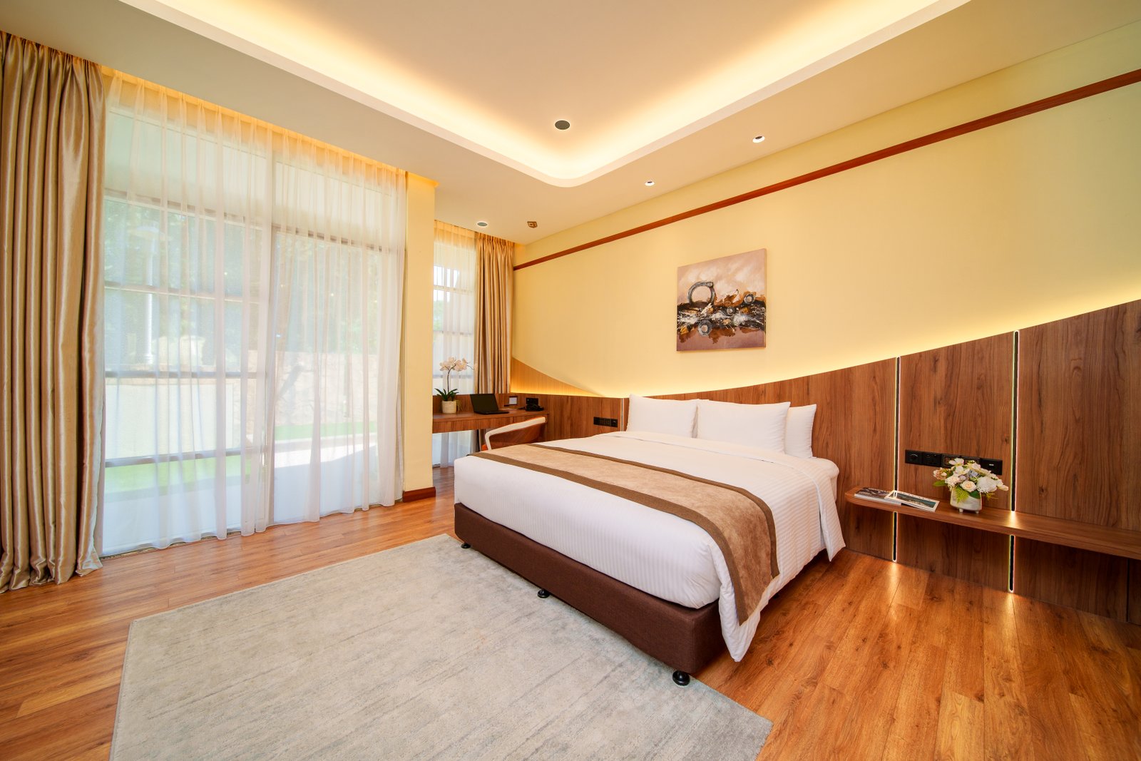 Junior Honeymoon Suite