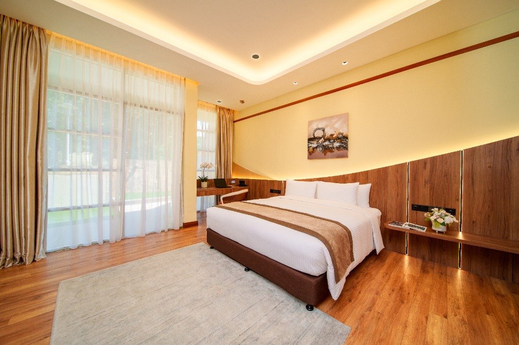 Deluxe Parkview King Room